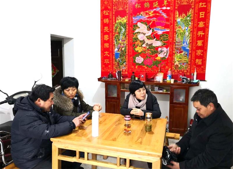 桐城市科协慰问组赴麻山村会商脱贫攻坚大计