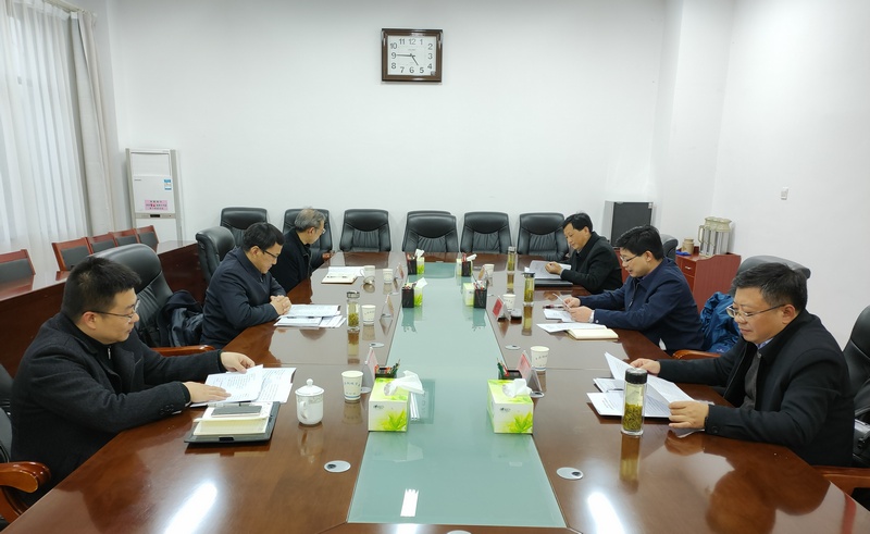 座谈会.jpg