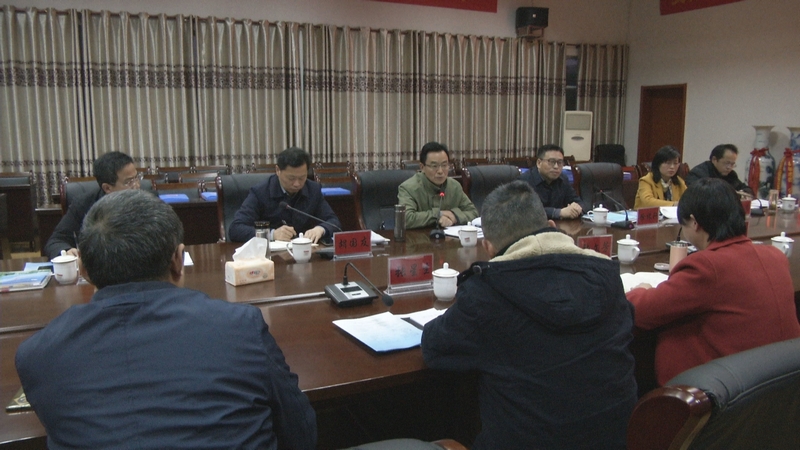 安徽省中等职业学校办学水平评估第四专家组对江淮工业学校申请B类校进行现场评估2.jpg