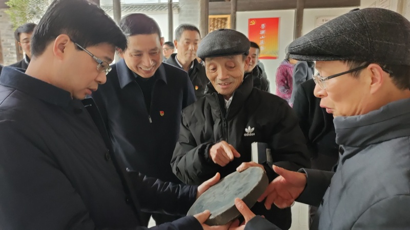 在鲁谼山暴动旧址.jpg