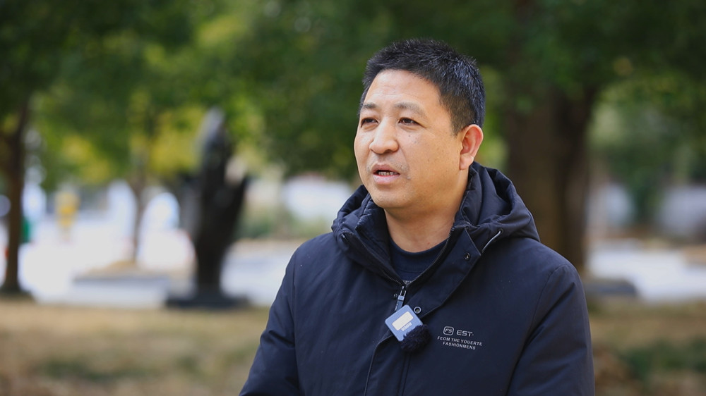 桐城市卫健委党委委员 桐城市疾控中党支部书记 吴旦接受本台记者采访谈省政府工作报告.jpg