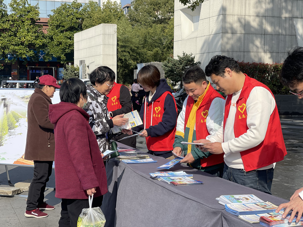 图为“世界水日”“中国水周”宣传活动现场_副本.jpg