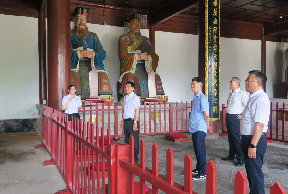 4参观桐城文庙_副本.jpg