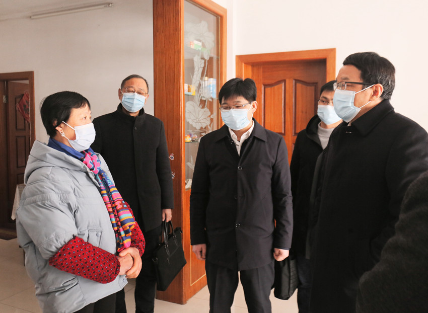 耿延强率队来桐4慰问困难户 (1).JPG