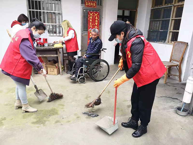 图为太平社区志愿者开展学雷锋志愿活动 (4).jpg