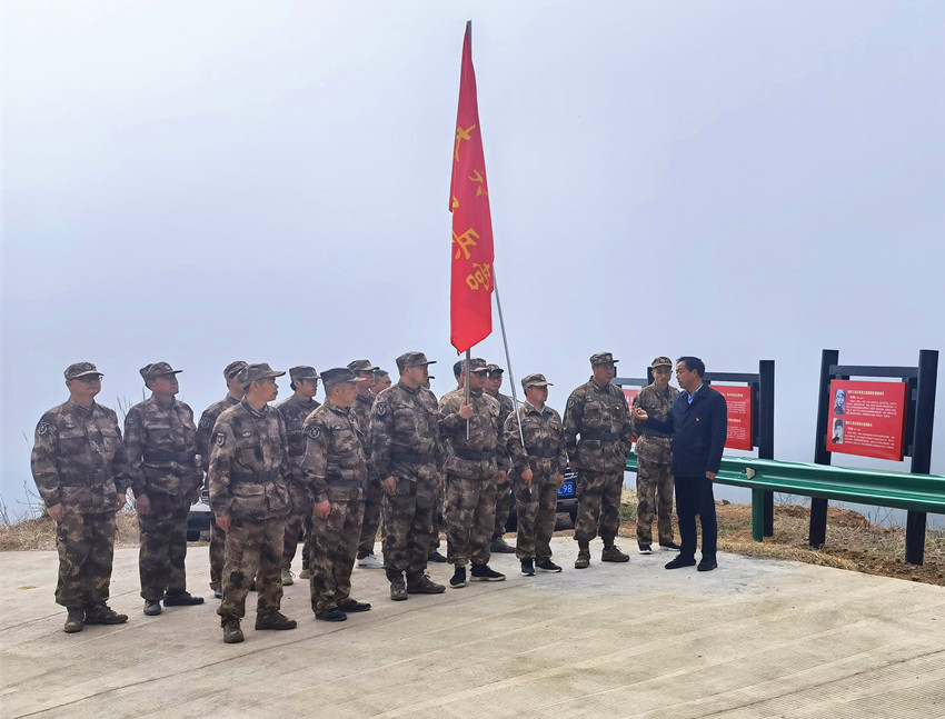 大关镇：开展党史教育  追寻红色足迹1.jpg