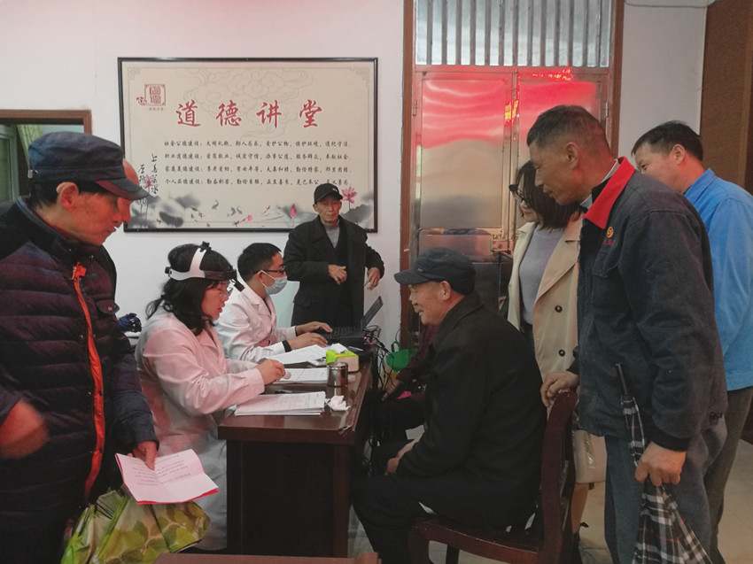 残联组织开展听力筛查.jpg