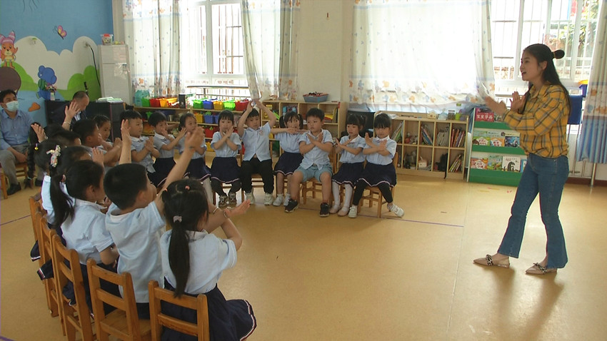 双港中心幼儿园大班防拐骗活动.jpg