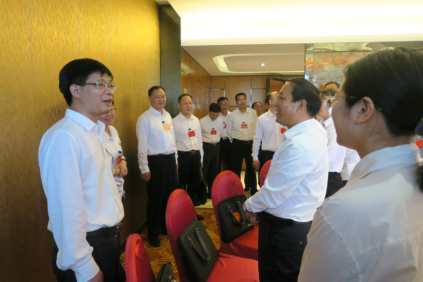 在代表团慰问6.JPG