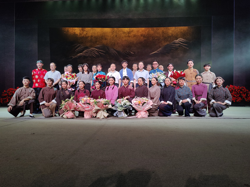 风雪欧家岭文艺演出.jpg