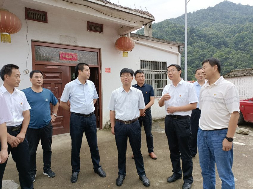 徐雄率队督导防汛及地质灾害防治工作 (1).jpg
