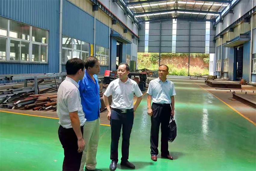 王书记在安徽同博专用车制造有限公司调研.jpg