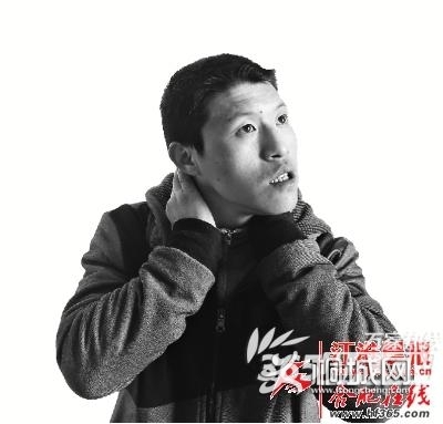 一觉醒来后小伙莫名歪脖7个多月